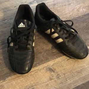 Adidas soccer cleats size youth 4.5